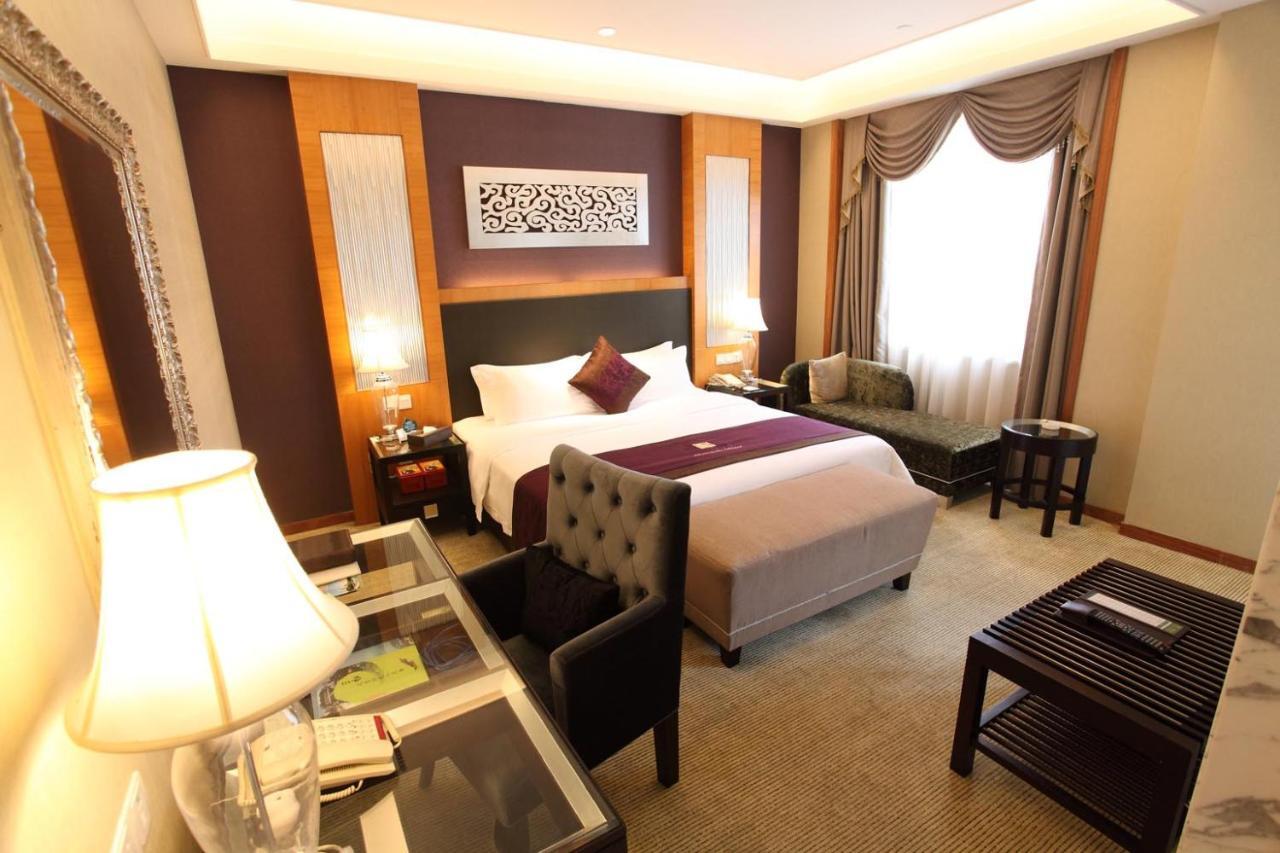 Green Lake Hot Spring Hotel Foshan Exteriör bild