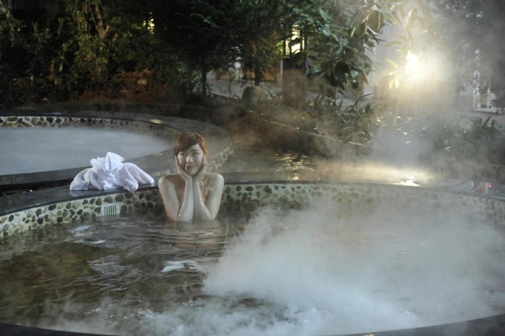Green Lake Hot Spring Hotel Foshan Exteriör bild